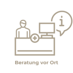 Symbol einer Person hinter einem Schreibtisch mit einem Computermonitor und dem Buchstaben „i“ in einer Sprechblase. Unter dem Symbol steht der Text „Beratung vor Ort“, der für eine persönliche Beratung in der City Apotheke Neu-Isenburg steht.